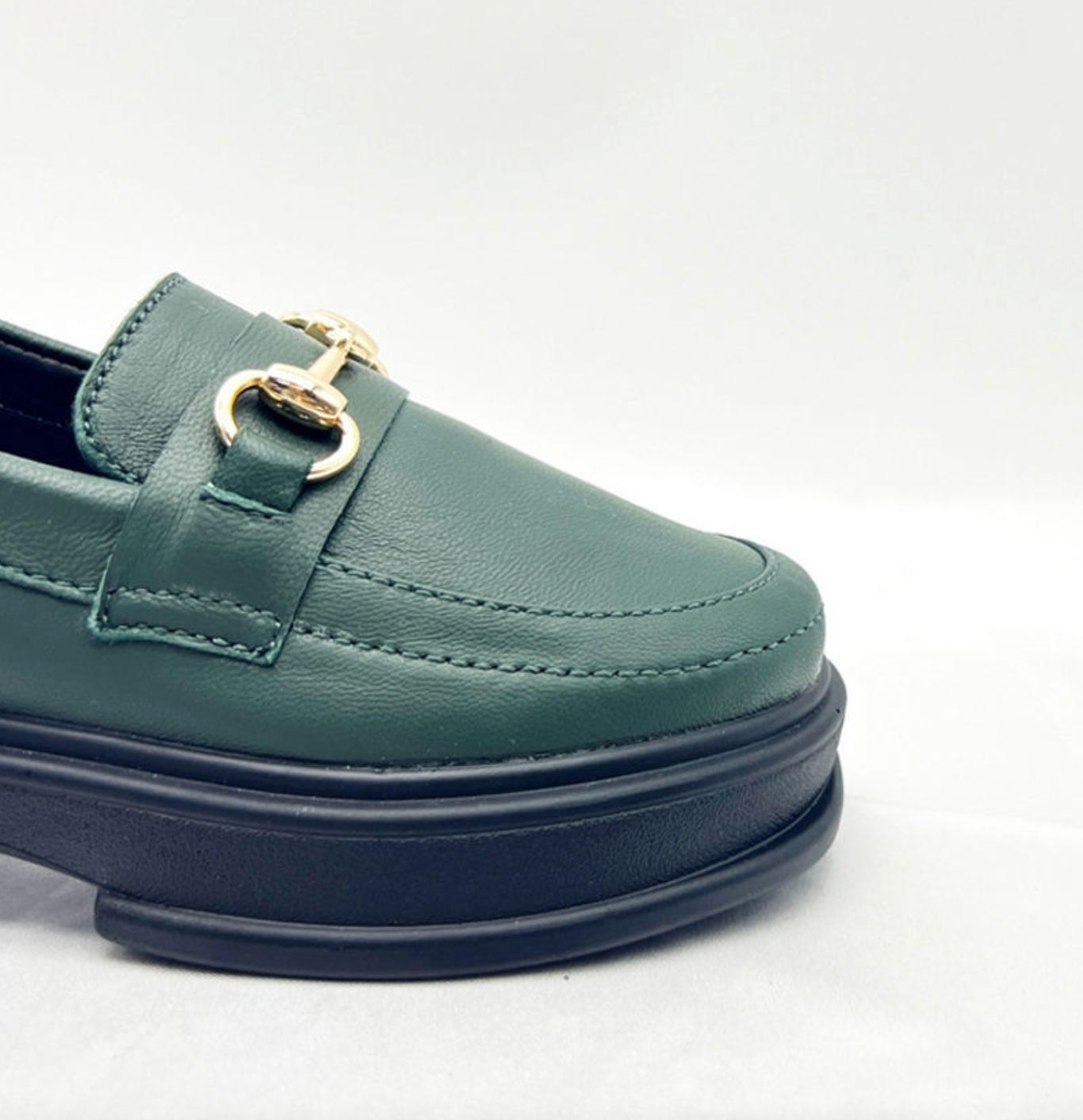 Custom Genuine Leather Kids’ Shoes – Fashionable Outdoor Sports Footwear